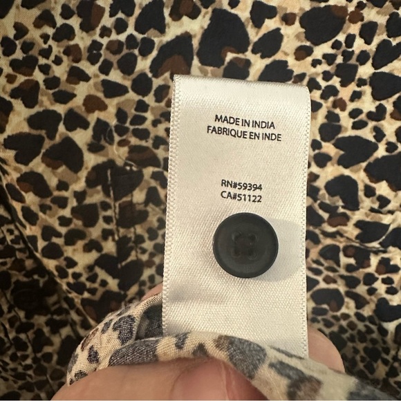 BeachLunchLounge Leopard Print Button Up Shirt Unsized ( large?) - Picture 8 of 8